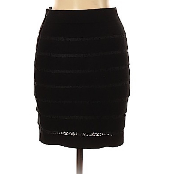 Ann Taylor Figure Hugging Black Skirt Size Small - Picture 2 of 2